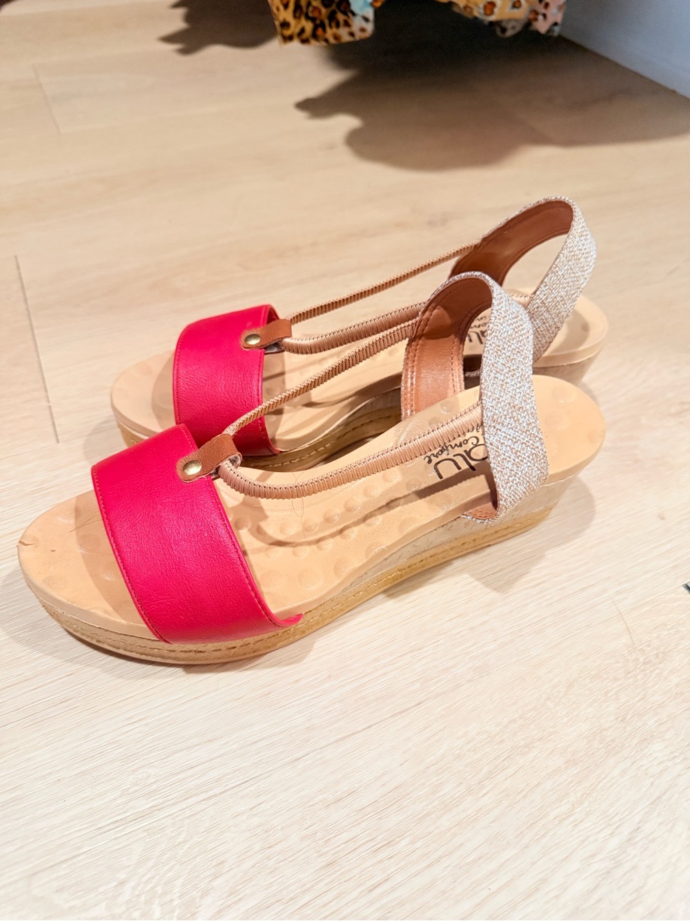 Malu Super Comfort Women’s Tan Wedge Sandals